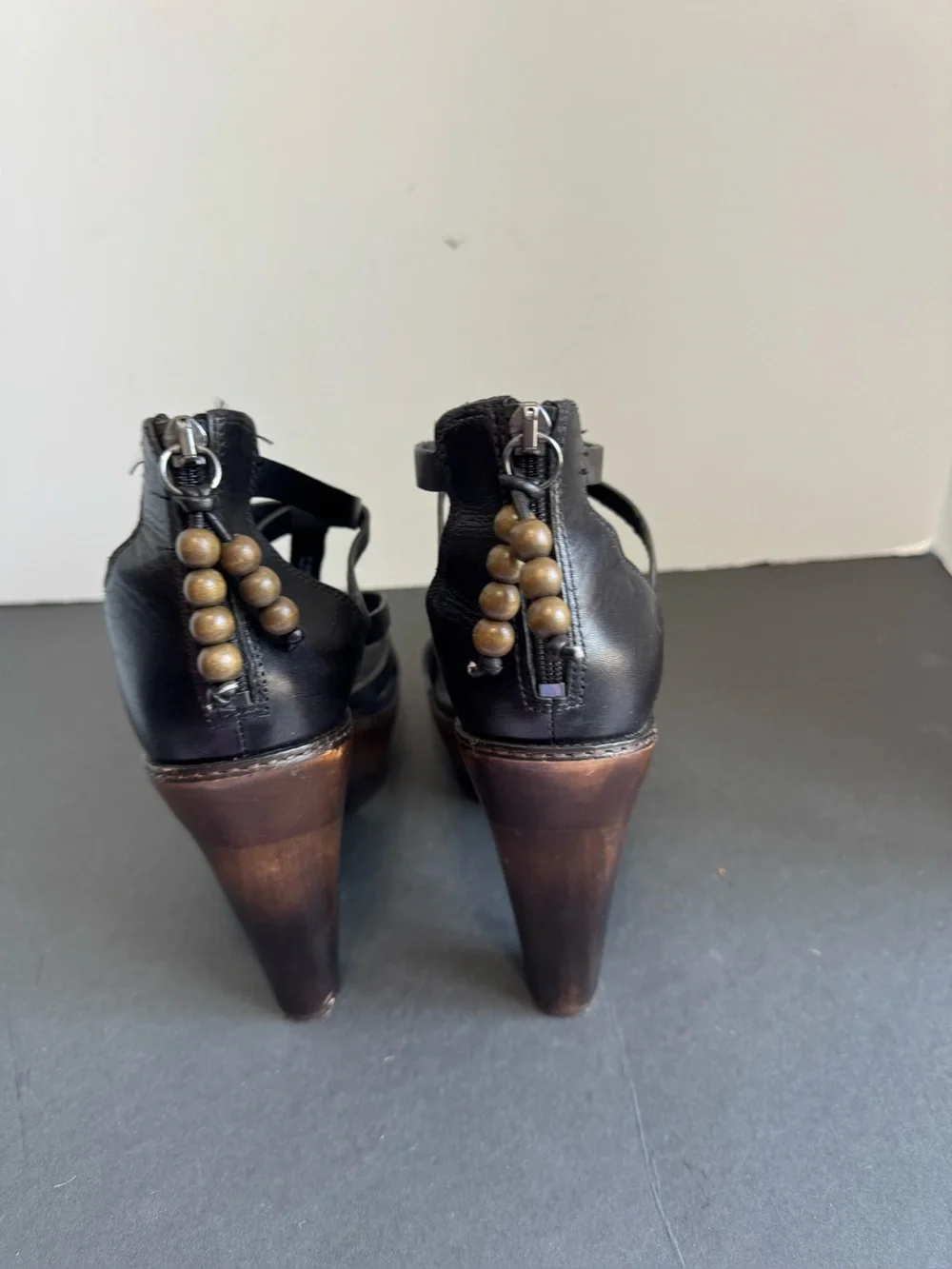 UGG Salima Platform High Heel Sandal Gladiator Pumps Black Leather. Size 10